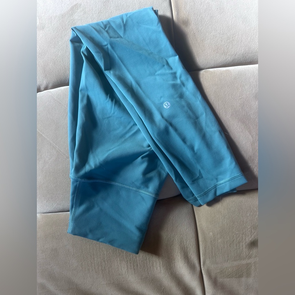 Lululemon Wondertrain leggings! Size 6
